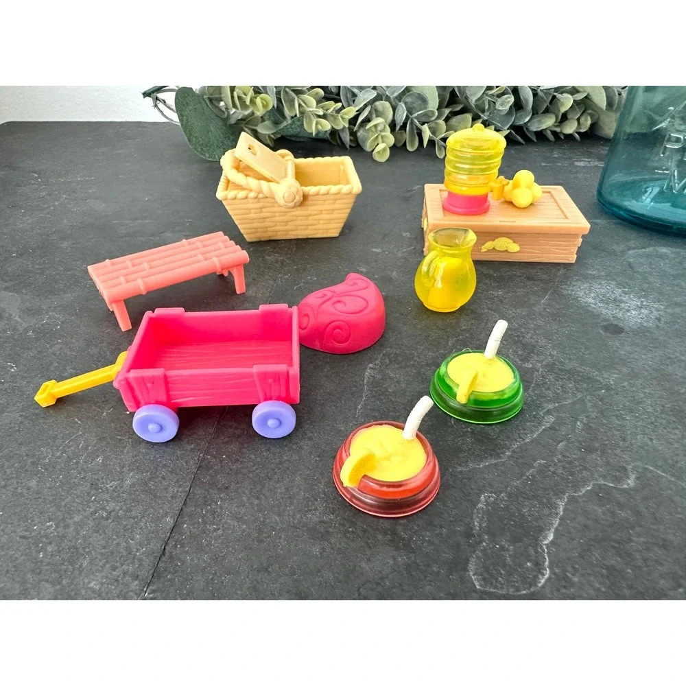 Littlest Pet Shop Lemonade Stand accessory lot LPS Hasbro